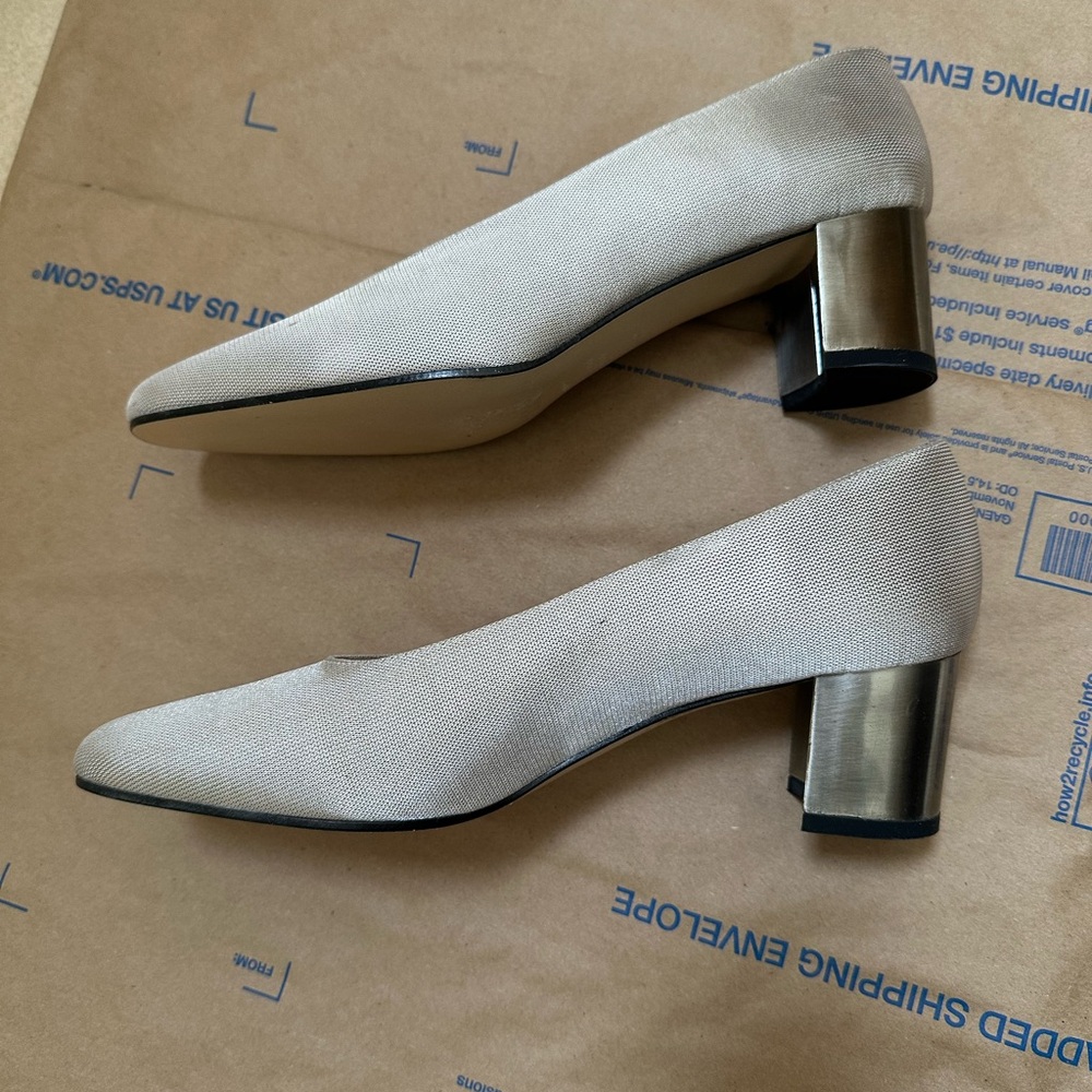Vintage Bandolino Mesh-like Heels